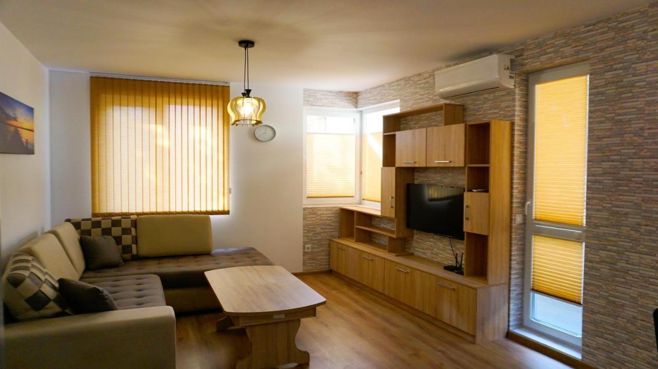Апартамент Далия - Apartment Dalia Varna Bagian luar foto