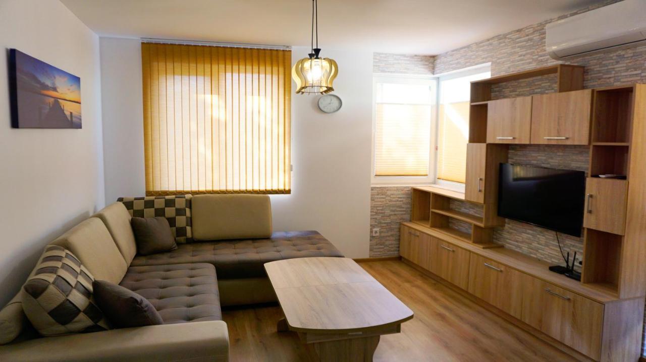 Апартамент Далия - Apartment Dalia Varna Bagian luar foto